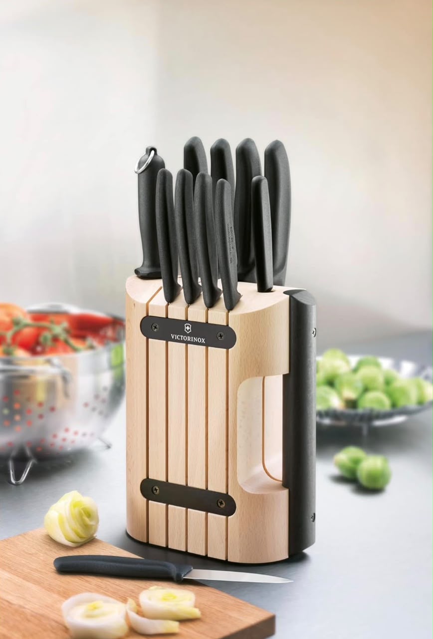 Bloc porte-couteaux Victorinox Swiss Classic dans une cuisine