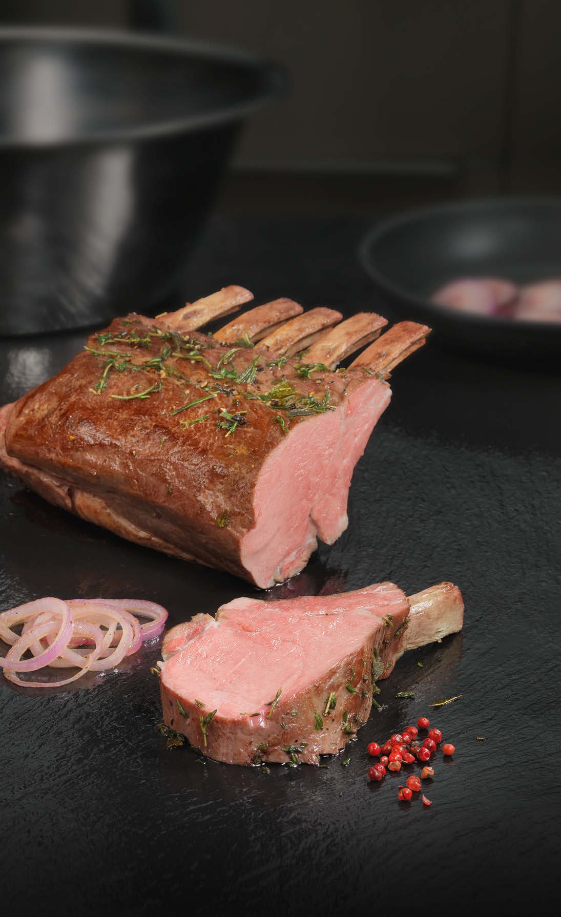 Carré d'agneau tranché au couteau Victorinox